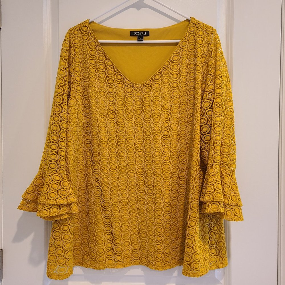 Roz & Ali Blouse Top Womans 2X V Neck 3/4 Sleeve Mustard Knit Ruffle Sleeves